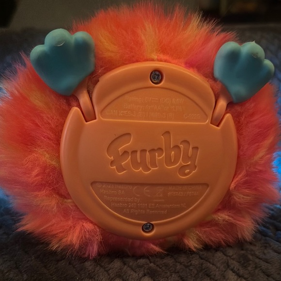 Furby Interactive Toy - Orange and Blue lights up, talks, sings and dances NICE - Picture 10 of 17